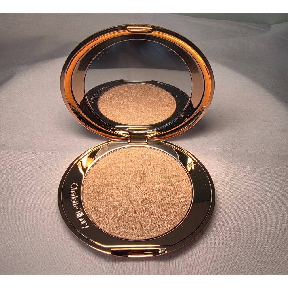 Charlotte Tilbury Glow Glide Face Architect Highliter Champagne Glow 0.24 Oz NIB - Picture 4 of 15